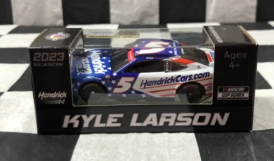 Kyle Larson #5 Hendrickcars.com Patriottico 2023 Camaro ZL1 1:64 CX52365SALKL - Immagine 1 di 4