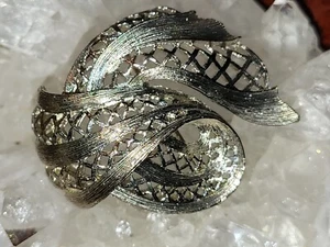 Vintage Lisner Silver Toned Abstract Open Work Filigree Brooch or Pin - Picture 1 of 10