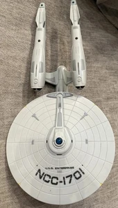 2009 Playmates Star Trek U.S.S. Enterprise NCC-1701 - Picture 1 of 4