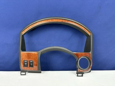2004-2007年NISSAN ARMADA QX56 速度表簇量规 DASH BEZEL TRIM 木原始设备制造商 — 第 1/4 张图片