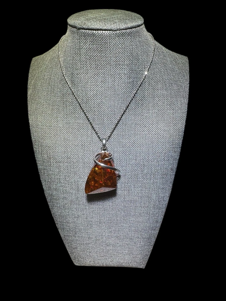 VINTAGE STERLING SILVER 925 GENUINE BALTIC AMBER PENDANT NECKLACE ART DECO - Image 1 of 4