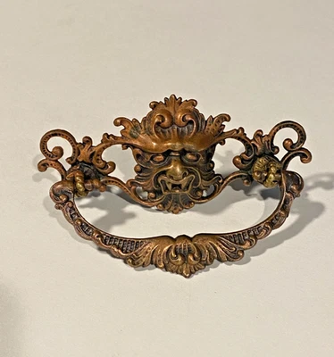 Antiguo tirador tocador de fianzas victoriano cara de león gárgola bronce Foto 1 de 4