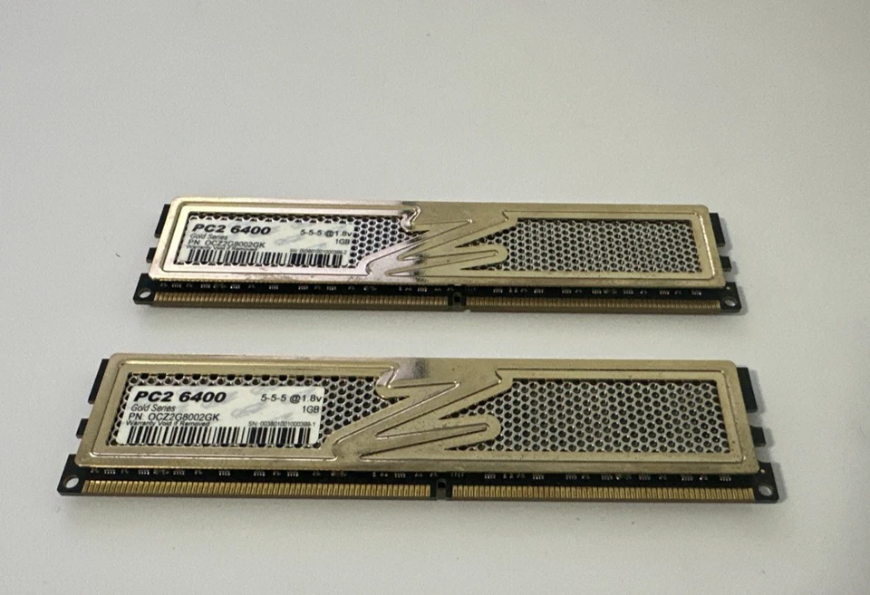 A pair of 2 OCZ DDR2 PC2-6400 2GB (1GB x 2) Laptop RAM sticks - Image 1 of 1
