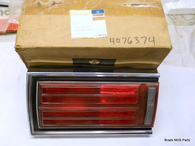 Nuevo de Lote Antiguo MoPar 1979 Dodge Diplomat Station Wagon Conjunto de Lámpara Trasera Interior Derecha 4076374 Foto 1 de 1