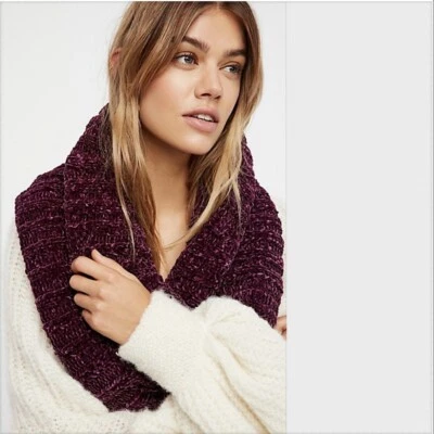 FREE PEOPLE Wine 紫色 Love Bug 雪尼尔罗纹牛仔无限围巾全新带标签 58 美元 — 第 1/4 张图片