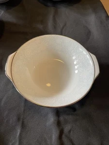 NORITAKE RAVEL 2213 MÜSLISCHALE MIT GEROLLTER blaue Spitze 6 1/2 Zoll - Bild 1 von 4