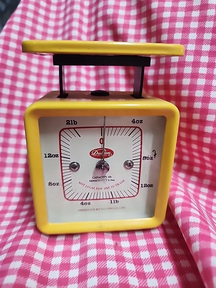 Кухонные весы Dulton Company Limited из желтого металла 5 x 3,5 дюйма весят в фунтах фунтов - Изображение 1 из 4