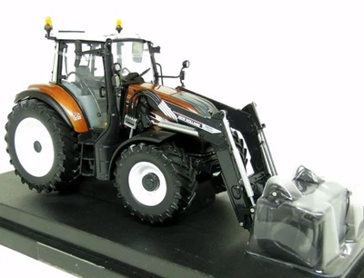 UH 1/32 Scale 6206 New Holland T5.120 Fiat Centenario + 740TL Loader Tractor - Image 1 of 4
