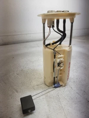 Conjunto de bomba de combustible Toyota Sequoia 2008-2022 montado en tanque 77020-0C082 Foto 1 de 4