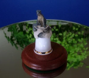 Thimble - Sterling Classic - Animal Collection -Hand Painted Pewter Snow Leopard - Picture 1 of 3