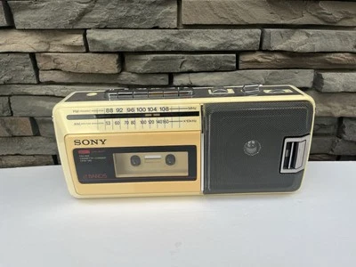 Sony CFM-140 AM/FM Radio Cassette Player Recorder Boombox White VTG RARE  *Read* — 第 1/4 张图片