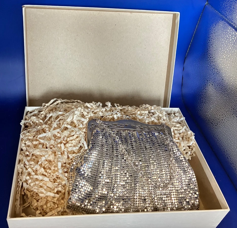 BOLSO DE MALLA PLATEADA VINTAGE WHITING & DAVIS Foto 1 de 4