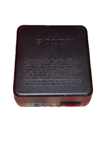 Cargador de pared adaptador de CA original Sony AC-UB10D para CyberShot NEX (sin cable) - Imagen 1 de 2