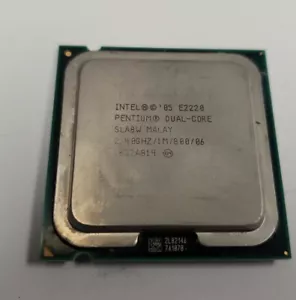 SLA8W Intel Pentium Dual-Core E2220 2.4GHz Socket LGA 775 Server CPU Processor - Picture 1 of 2