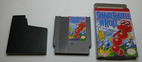 Snake Rattle 'n' Roll Nintendo NES 1991 W/ Box no Manual Authentic WORKING