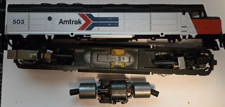 Athearn HO #503 Amtrak F45 Tri-Axel Diesel Locomotive - Needs TLC - Image 1 of 4