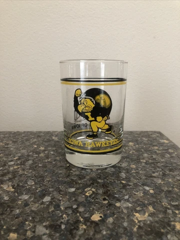 Vintage Iowa Hawkeyes Drinking Glass~Pre-Owned in Great Condition~Univ. Of Iowa Cover