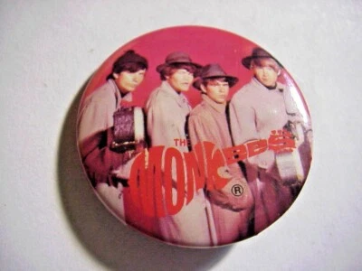 The MONKEES BAND GROUP Photo PINBACK BUTTON Music Memorabilia Rock & Pop  - Image 1 of 2