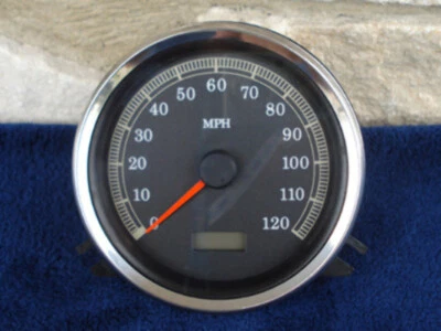 ELECTRONIC SPEEDOMETER FOR HARLEY SOFTAIL 1996-99 REPLACES OEM # 67027-96A - Image 1 of 2