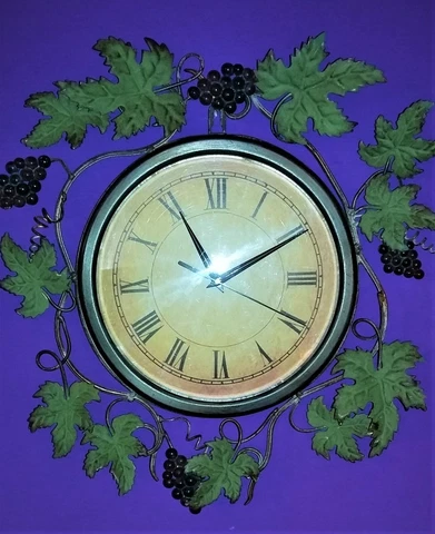 Grape Vine Quartz Wall Clock*****Free USA Mainland Shipping!***** Cover