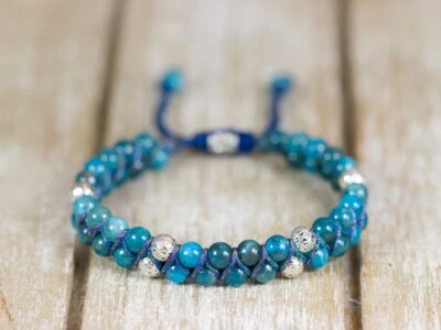 Pulsera trenzada de piedras preciosas azules con cuentas de apatita natural hecha a mano Foto 1 de 4