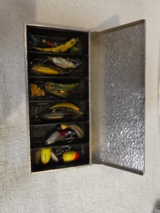 Vintage UMCO Model 60 Aluminum Tackle Box Vintage Lures - Picture 1 of 13