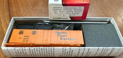 Intermountain HO Kit Express Station Steel Side Reefer PFE 60’s-70’s #48379 NY - Image 1 of 4