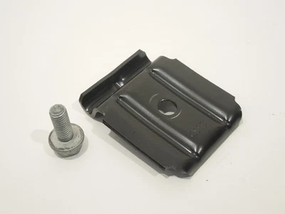 Braçadeira e parafuso de retenção para bateria Audi A5 F5 B9 8K0803123A - Imagem 1 de 4