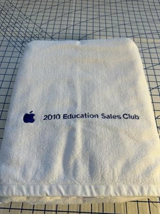 Rare Apple Employee Swag 2010 Beach Towel - Picture 1 of 24