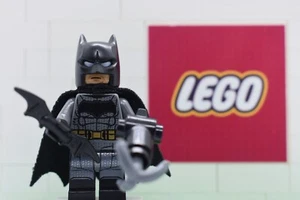 Batman (Printed Legs, Stubble) - LEGO DC Superheroes Minifigures - sh437 - 76086 - Picture 1 of 3