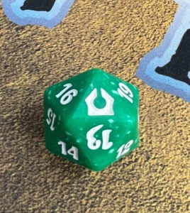 Magic the Gathering Return to Ravnica D20 Spindown Life Counter Die  Green/White - Picture 1 of 1