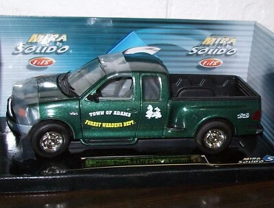 Camioneta Ford F150 1997 4x4 Park Ranger 1:18 Foto 1 de 4