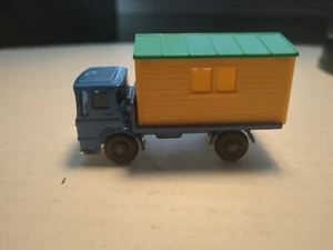 1966 LESNEY MATCHBOX #60-B SITE HUT TRUCK WITH HUT - Picture 1 of 7