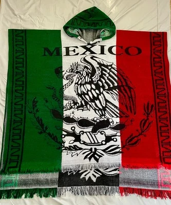 Poncho Bandera Mexicana XL - Verde, Blanco y Rojo con Águila.  ¡Grande, cálido y suave! Foto 1 de 2