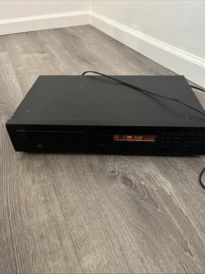 Reproductor de discos compactos Yamaha CDX-530 negro probado y funcionando (SIN CONTROL REMOTO) Foto 1 de 4