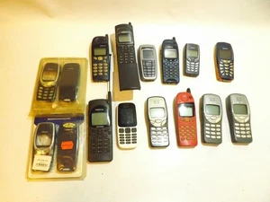 Sammlung alter Nokia Handys – teils seltene Modelle, teils originalverpackt 3310 - Bild 1 von 7