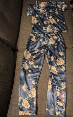 10Y Kids Girls Short Sleeve Pajama Sets Button-Up Silk Pajamas Set Of 8 - Image 1 of 4