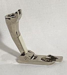 BERNINA - ROLL & SHELL ZICK ZACK HEMMER FOOT No 168 - MODELLE 600 700 800 SERIE - Bild 1 von 7