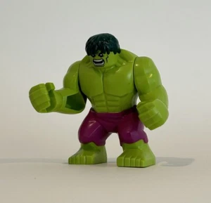 Genuino LEGO Big Minifigura Hulk Verde Lima Pelo Púrpura Pantalones Cortos 76078 SH0371 - Imagen 1 de 6