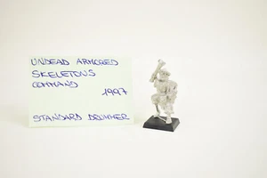 Armoured Skeleton Standard Drummer Warhammer Vampire Counts Metal 1997 Completo - Picture 1 of 3
