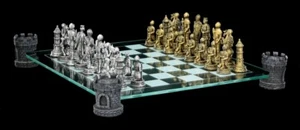 Chevalier Jeu D'Échecs Sur Tour Du Château - Set Figurines Moyen Âge Argent Or - Photo 1/11