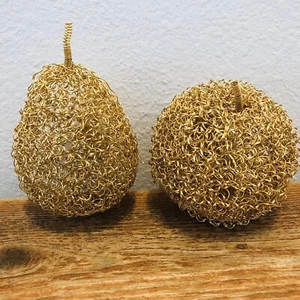 Malla de alambre dorado cadena correo fruta 2 piezas pera y manzana adornos colgantes 5" - Imagen 1 de 9