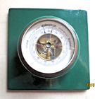 Rundes analoges Barometer Durchmesser 100 mm auf einer Kachel montiert