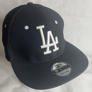 Los Angeles LA Dodgers New Era 9Fifty Elasticizzato Regolabile Taglia L/XL Nero Bianco - Foto 1 di 15