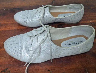 Madden Girl Julissa Brillo Vestido Tenis Para Mujer Zapatos Planos Corbata Talla 9 M Foto 1 de 4