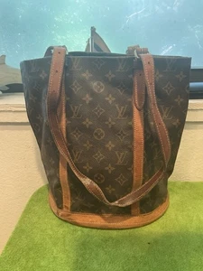 Vintage Authentic LOUIS VUITTON brown Monogram Bucket Pocket Book Bag LV - Picture 1 of 13
