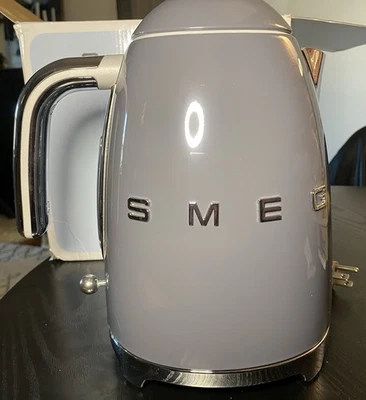 SMEG Electric Kettle GRAY NIB Retro Look  (KLF03GRUS) 1500 W - Image 1 of 4