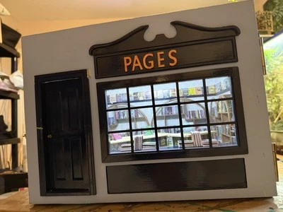 1/12 Scale Book Shop With Light - Image 1 of 4
