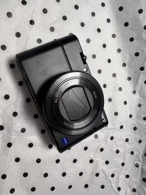 Sony RX100 III – 1.0" Exmor R CMOS, 20.1MP Vivid Detailed Shots - Image 1 of 4