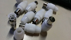 ANTENNENSTECKER KOAX TV + RADIO 30 Stk. schraubbar, gute Qualität           2141 - Picture 1 of 3